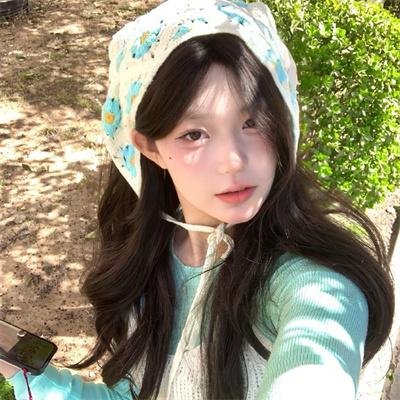 九顶假发的女孩